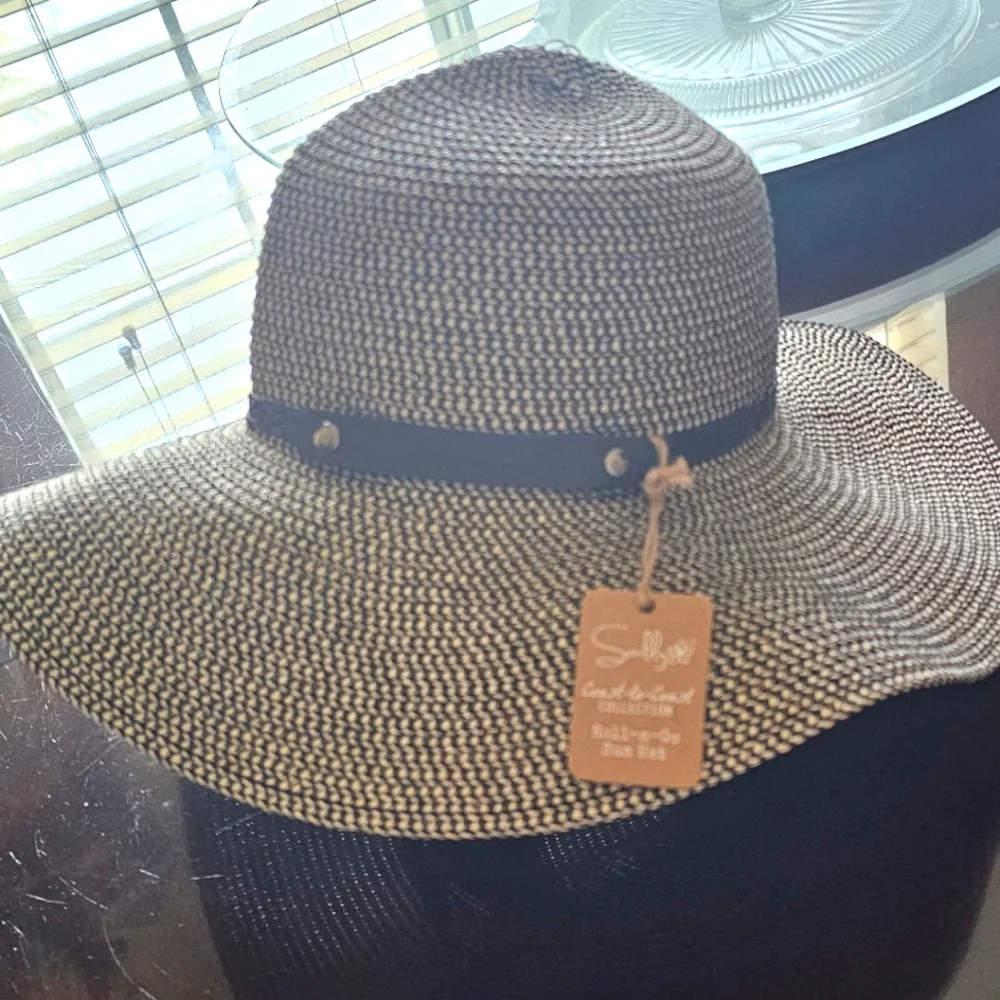 Sunlily Stylish Black and White Sun Hat Roll And Go Coast To Coast Collection - Picture 2 of 2